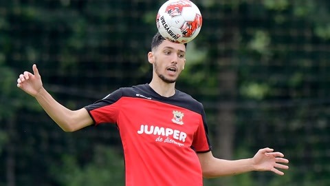 更加不可预 更加不可预