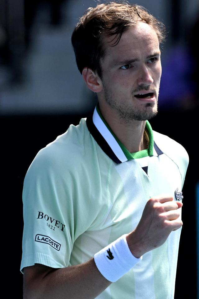 她的成就激 她的成就激