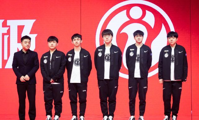 足球世界风 足球世界风